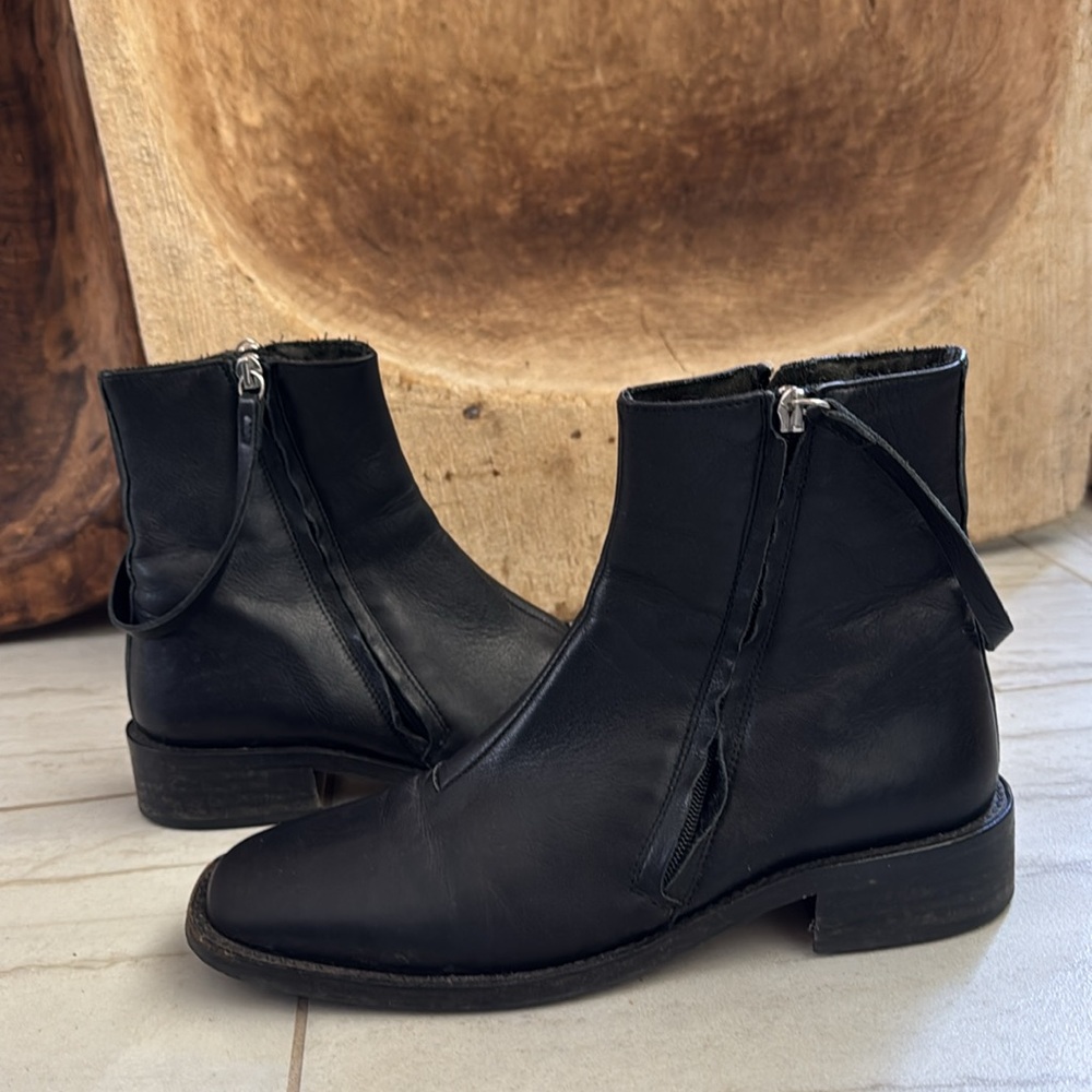 TOPSHOP Ankle Leather Riding Boot - Picture 2 of 5